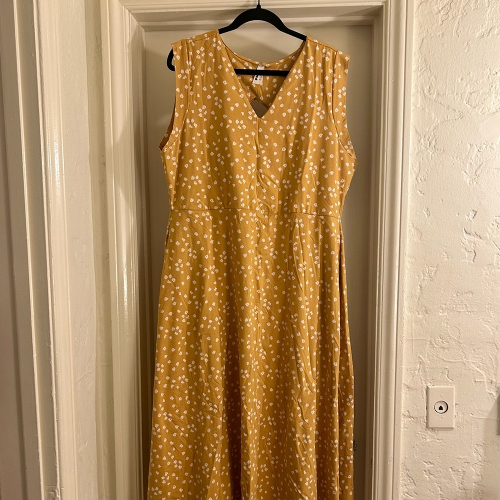 Pact Cotton Plus size Sundress - Yellow with White flower print
